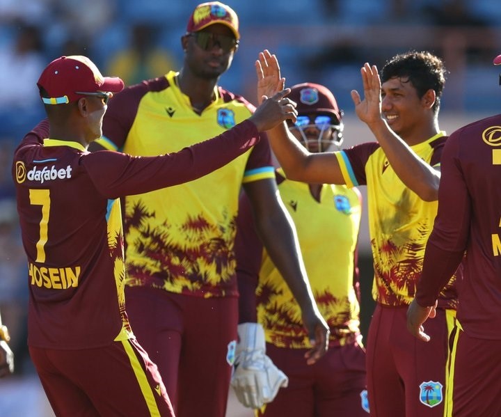 ENG vs WI T20I सीरीज: वेस्टइंडीज ने दूसरा टी-20 मैच 10 रन से जीता