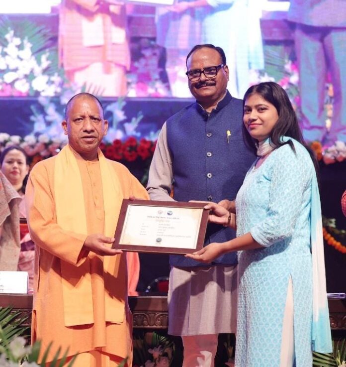 Source: @myogiadityanath