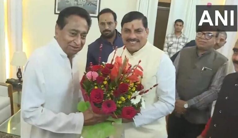 भोपाल: पूर्व मुख्यमंत्री और कांग्रेस नेता कमल नाथ ने मध्य प्रदेश के मनोनीत मुख्यमंत्री मोहन यादव से मुलाकात की