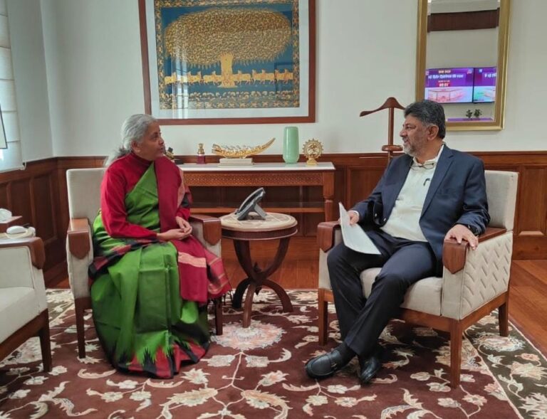 कर्नाटक के डिप्टी सीएम डीके शिवकुमार ने केंद्रीय वित्त मंत्री निर्मला सीतारमण से मुलाकात की