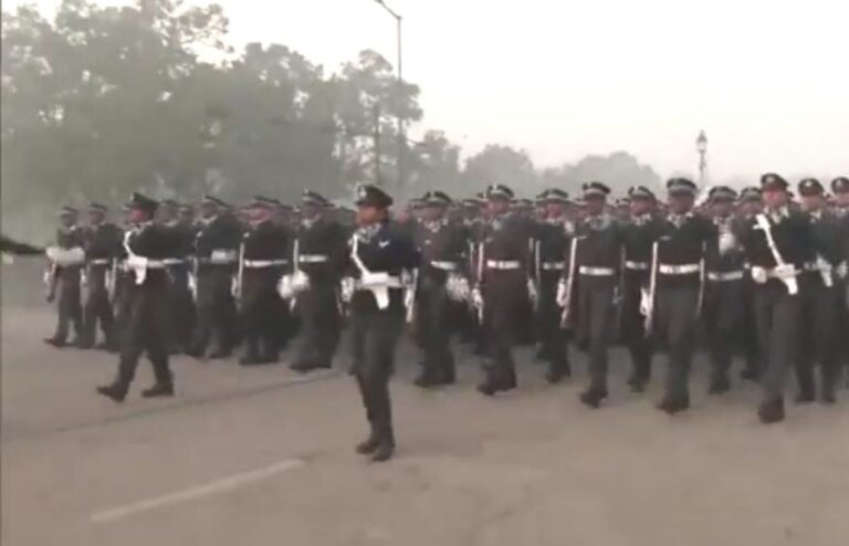 दिल्ली के कर्तव्य पथ पर शुरू हुई गणतंत्र दिवस परेड की रिहर्सल