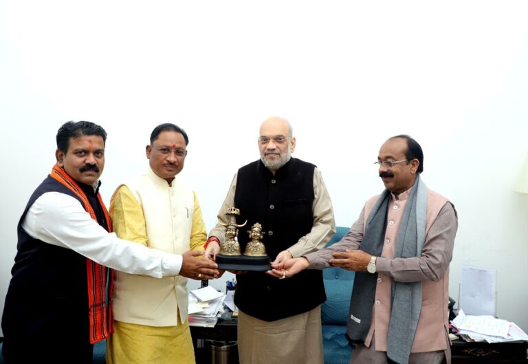 छत्तीसगढ़ के CM विष्णुदेव साय ने केंद्रीय गृह मंत्री अमित शाह से की शिष्टाचार भेंट