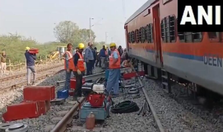 Ajmer : 4 coaches of Ajmer-Sealdah Express derailed this morning