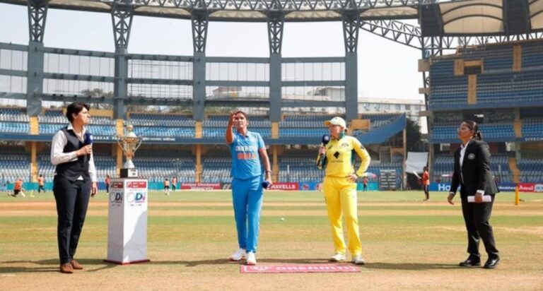 IND-W vs AUS-W ODI सीरीज: भारत ने टॉस जीतकर बल्‍लेबाजी का किया फैसला