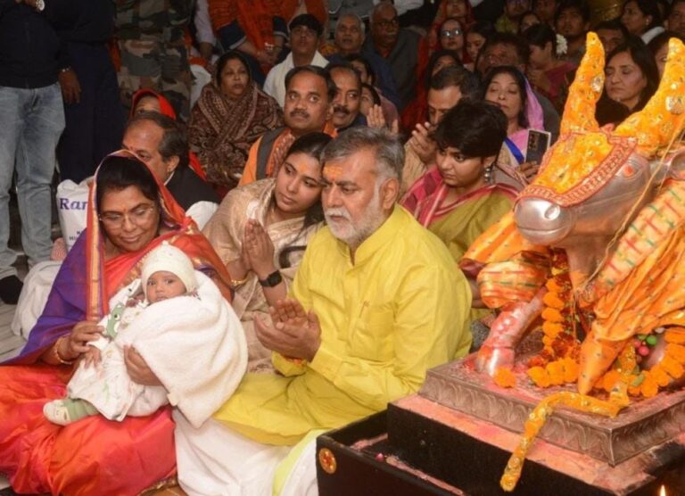 उज्जैन : महाकाल दरबार पहुंचे कैबिनेट मंत्री प्रहलाद पटेल, भस्म आरती में हुए शामिल