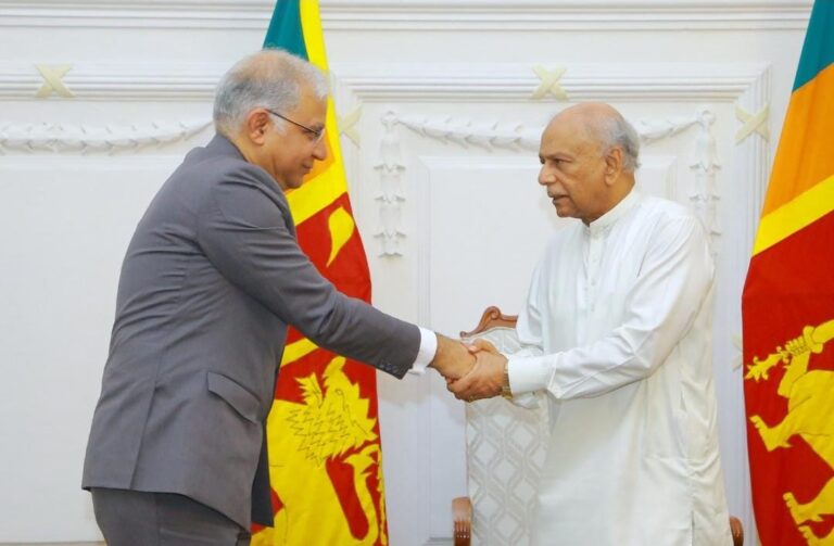भारतीय उच्चायुक्त संतोष झा ने श्रीलंका के प्रधानमंत्री दिनेश गुणवर्धने से की मुलाकात, द्विपक्षीय संबंधों पर की चर्चा