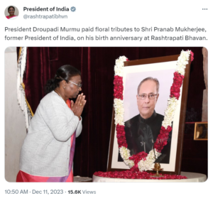 राष्ट्रपति मुर्मू ने पूर्व राष्ट्रपति प्रणब मुखर्जी को उनकी जयंती पर पुष्पांजलि अर्पित की