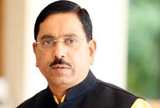 Budget Session: बजट सत्र से पहले प्रह्लाद जोशी करेंगे सर्वदलीय बैठक, CII ने की अलग निवेश मंत्रालय की सिफारिश Budget Session: बजट सत्र से पहले प्रह्लाद जोशी करेंगे सर्वदलीय बैठक, CII ने की अलग निवेश मंत्रालय की सिफारिश