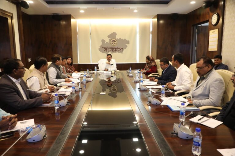 CM मोहन यादव ने की लोक स्वास्थ्य यांत्रिकी विभाग की समीक्षा बैठक