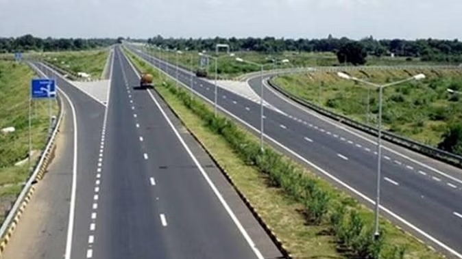 UP को जल्द मिलेगी Ganga Expressway की सौगात, केवल 5 घंटे में तय होगी मेरठ से प्रयागराज की दूरी UP को जल्द मिलेगी Ganga Expressway की सौगात, केवल 5 घंटे में तय होगी मेरठ से प्रयागराज की दूरी