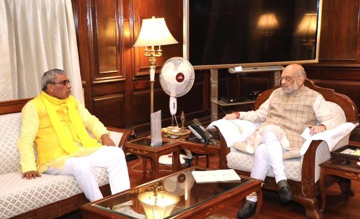 सुहेलदेव भारतीय समाज पार्टी के राष्ट्रीय अध्यक्ष ओम प्रकाश राजभर ने केंद्रीय गृह मंत्री अमित शाह से की मुलाकात