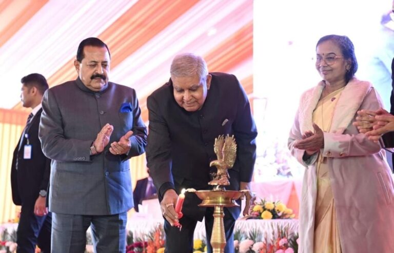 जम्मू-कश्मीर दौरे पर आए उपराष्ट्रपति जगदीप धनखड़ ने ‘बायोटेक स्टार्टअप एक्सपो’ का किया उद्घाटन