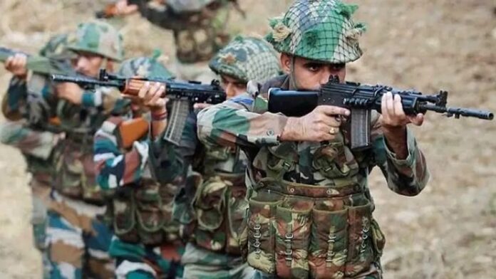 Jammu Kashmir : शोपियां में सेना और आतंकियों के बीच मुठभेड़ जारी, पुलिस-सेना और सीआरपीएफ ने संभाला मोर्चा