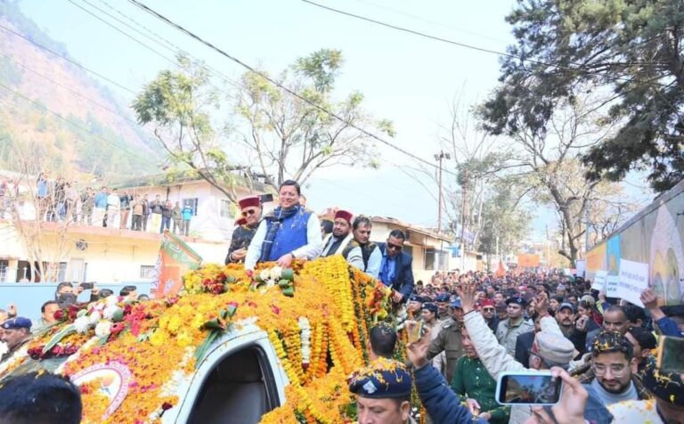 उत्तरकाशी में CM पुष्कर सिंह धामी का रोड शो, ‘दीदी भुली’ महोत्सव का किया शुभारंभ
