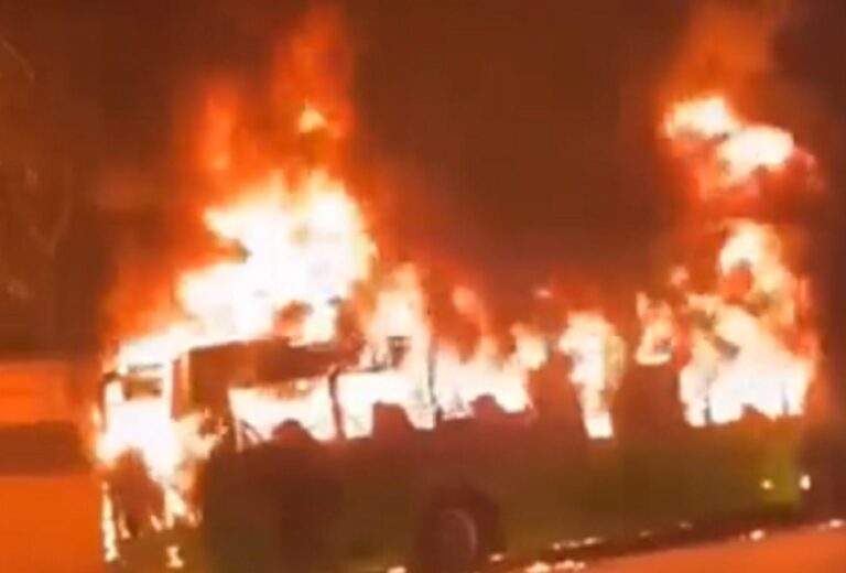 तेलंगाना : बस में लगी भीषण आग, 1 की मौत की खबर