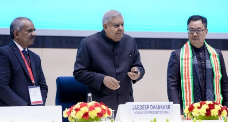 नई दिल्ली : उपराष्‍ट्रपति जगदीप धनखड़ ने निर्णय समर्थन प्रणाली, जलवायु सेवाओं के राष्ट्रीय ढांचे और भारत मौसम विज्ञान विभाग के मोबाइल ऐप को लॉन्च किया
