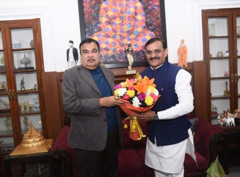 लोकसभा सांसद VD शर्मा ने सड़क परिवहन एवं राजमार्ग मंत्री नितिन गडकरी से की मुलाकात