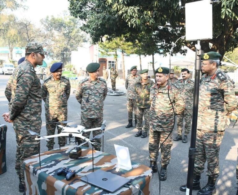 उत्तरी सेना के कमांडर लेफ्टिनेंट जनरल उपेन्द्र द्विवेदी ने ‘सेना कमांडर की विशेष वित्तीय शक्तियों’ के उपकरणों की समीक्षा और निरीक्षण किया