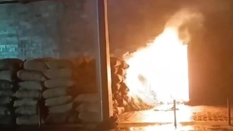 आंध्र प्रदेश : अमरावती के कोल्ड स्टोरेज में लगी भीषण आग