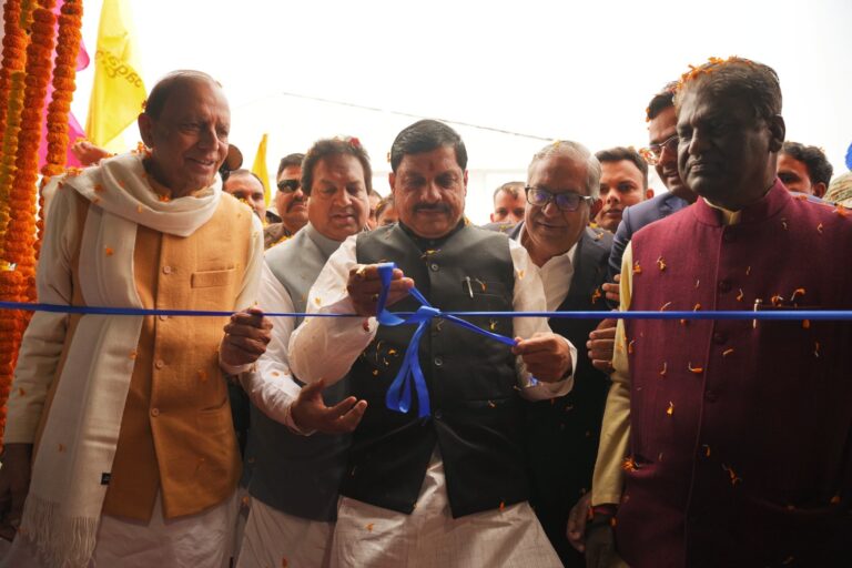 मप्र: CM डॉ. मोहन यादव ने नवनिर्मित टेक्सटाइल इकाई का किया उद्घाटन