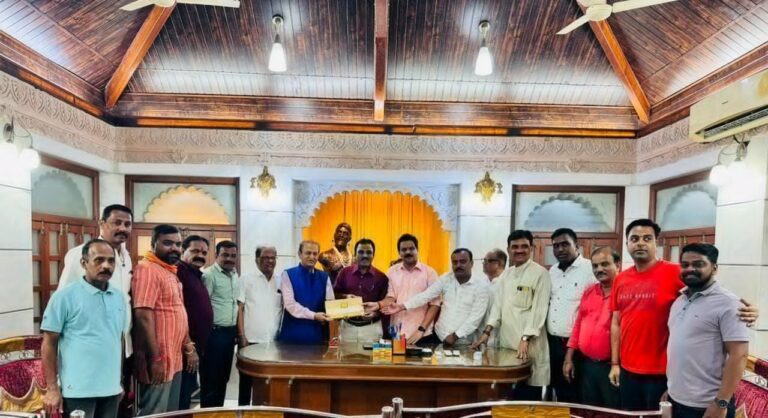 मुंबई के लालबाग गणेश उत्सव मंडल को कल अयोध्या में राम मंदिर प्राण प्रतिष्ठा के लिए निमंत्रण मिला