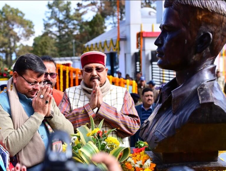 उत्तराखंड : CM पुष्कर सिंह धामी ने राइफलमैन जसवन्त सिंह रावत की प्रतिमा का किया अनावरण