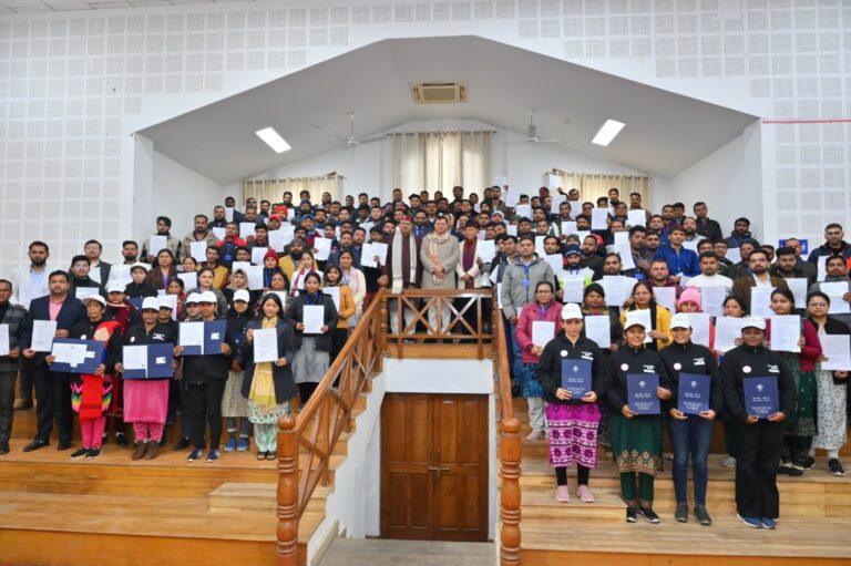 CM पुष्‍कर सिंह धामी ने परिवहन निगम के अन्तर्गत चालक एवं परिचालक पद के लिए 106 अभ्यर्थियों (मृतक आश्रित) को प्रदान किए नियुक्ति पत्र