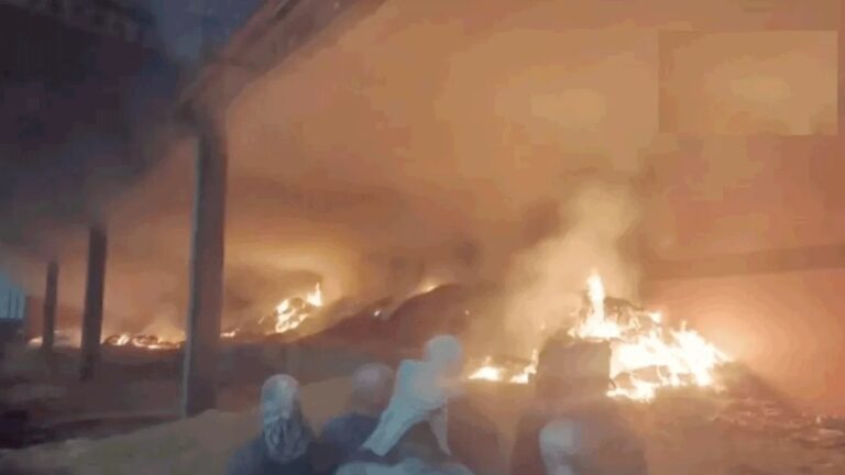 पश्चिम बंगाल: एक फैक्ट्री में लगी भीषण आग