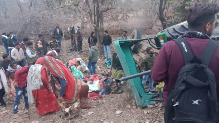 मप्र: श्रद्धालुओं से भरी ट्रैक्टर-ट्राली पलटने से 3 लोगों की मौत, CM डॉ. मोहन यादव ने सहायता राशि देने का किया ऐलान