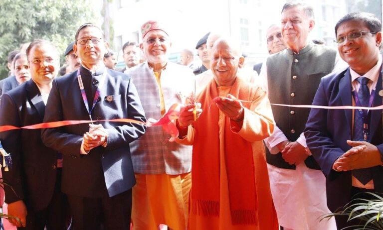 उप्र: CM योगी ने एसबीआई की विधान भवन शाखा का किया उद्घाटन
