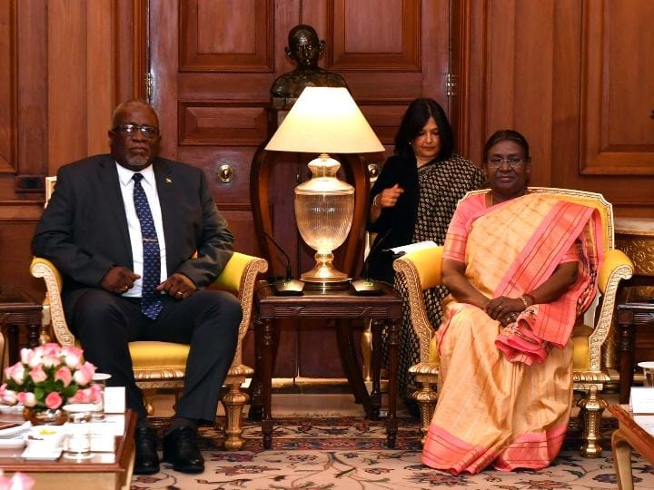 सहकारी गणराज्य गुयाना के प्रधान मंत्री मार्क फिलिप्स ने राष्ट्रपति द्रौपदी मुर्मू से की मुलाकात