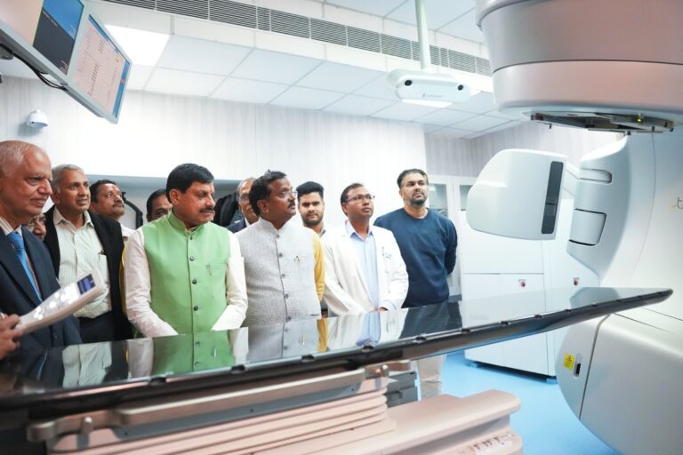 उज्जैन: CM डॉ. मोहन यादव ने सी. आर. गार्डी. हॉस्पिटल में कैंसर सेंटर (UCC) का किया लोकार्पण