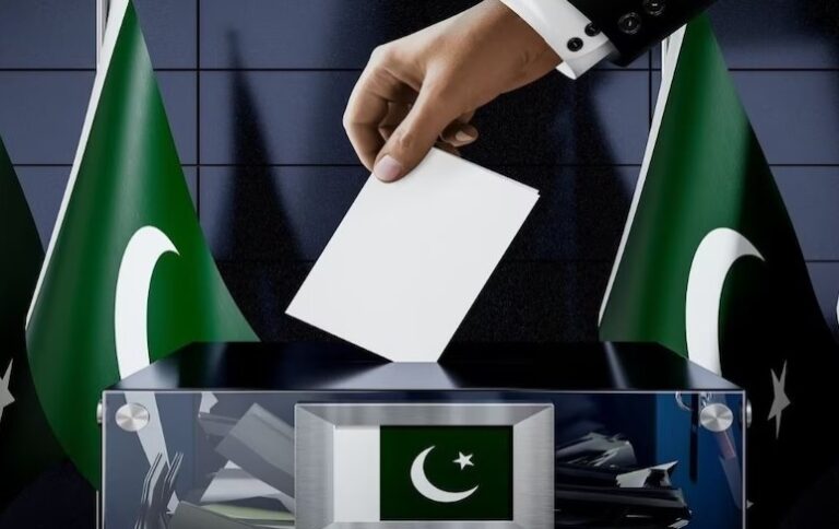 पाकिस्तान में आम चुनाव के लिए मतदान हुए जारी