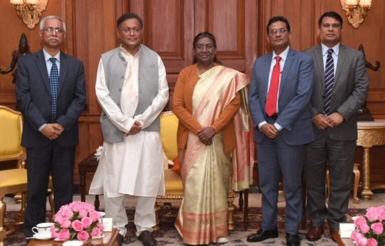 दिल्ली: बांग्लादेश के विदेश मंत्री मोहम्मद हसन महमूद ने राष्ट्रपति द्रौपदी मुर्मू से मुलाकात की