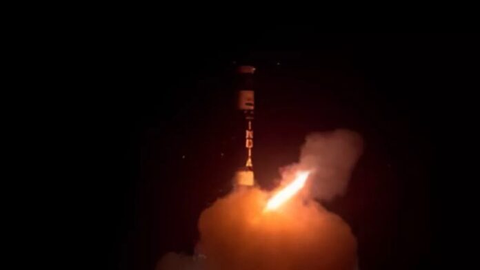 नई पीढ़ी की बैलिस्टिक मिसाइल अग्नि प्राइम का हुआ सफल परीक्षण, रक्षा मंत्री ने DRDO और SFC को दी बधाई नई पीढ़ी की बैलिस्टिक मिसाइल अग्नि प्राइम का हुआ सफल परीक्षण, रक्षा मंत्री ने DRDO और SFC को दी बधाई