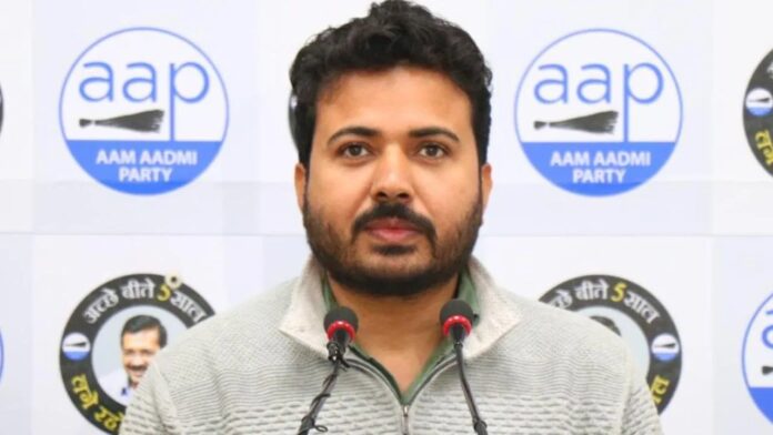 Delhi: शराब नीति केस में AAP विधायक दुर्गेश पाठक को ED का समन, केजरीवाल के PA से भी पूछताछ कर रही जांच एजेंसी