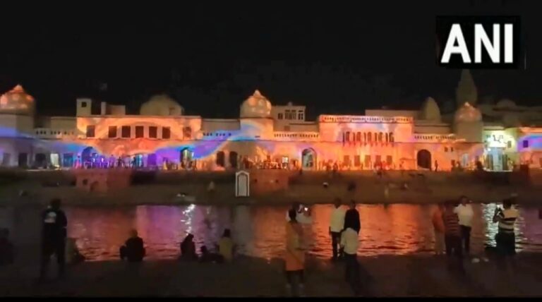 अयोध्या: राम नवमी की पूर्व संध्या पर लेजर और लाइट शो का हुआ आयोजन