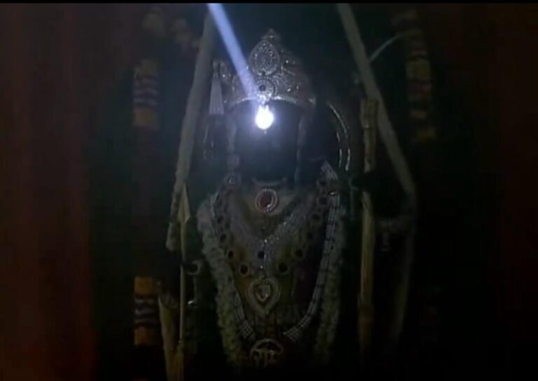 अयोध्या: आज श्रीराम जन्मभूमि में रामलला का हुआ अद्भुत ‘सूर्य तिलक’