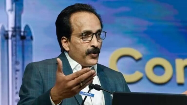 ‘अंतरिक्ष को और अधिक सुलभ बनाएंगी प्राइवेट कंपनियां’, भारत का 2040 में चंद्रमा पर उतरने का लक्ष्य’ – इसरो प्रमुख सोमनाथ
