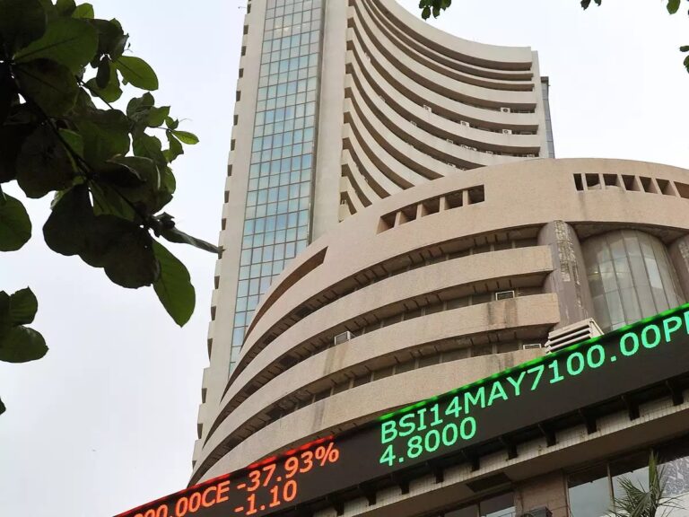 Sensex Closing Bell: हफ्ते के पहले कारोबारी दिन तेजी के साथ बंद हुआ शेयर बाजार, सेंसेक्स 17 अंक चढ़ा