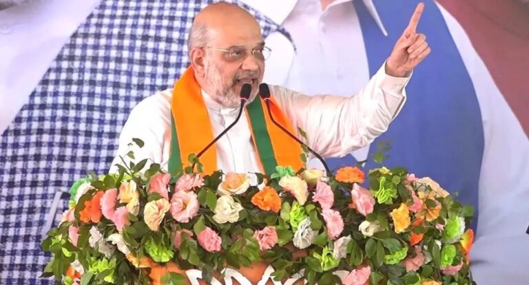 झारखंड में जमकर गरजे केंद्रीय गृह मंत्री अमित शाह, कहा-कांग्रेस के बीच भ्रष्टाचार को लेकर कंपीटिशन, वसूलेंगे पाई-पाई