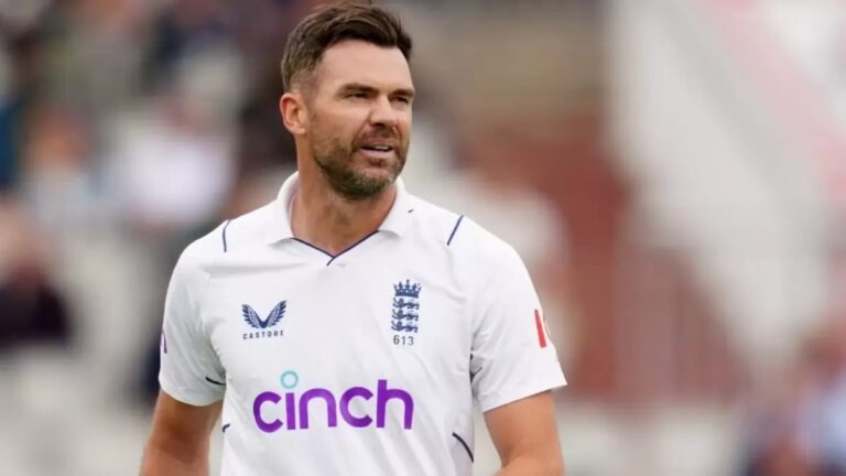 इंग्लैंड के गेंदबाज जेम्स एंडरसन ने अंतर्राष्ट्रीय क्रिकेट से संन्यास लेने की घोषणा की