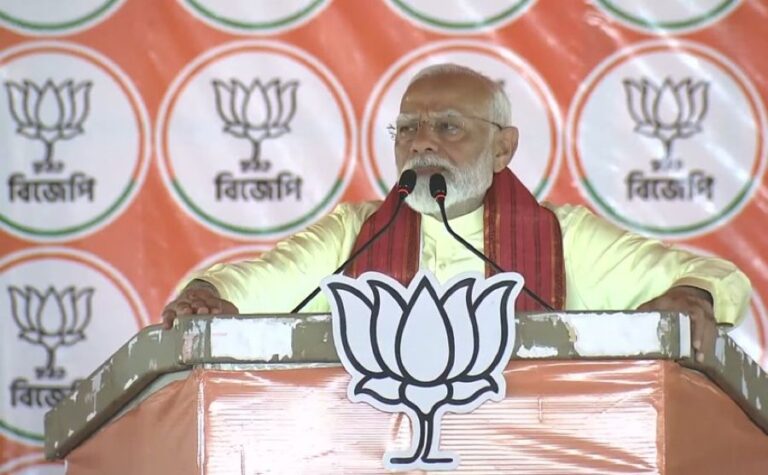 Barrackpur: Modi will not let the corrupt leaders sit peacefully- PM Modi