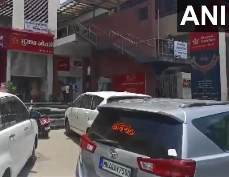 IT Department launched a raid on Surana Jewellers in Nashik