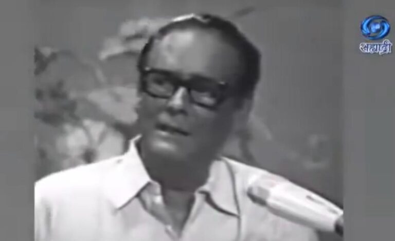 आज महान गायक हेमंत कुमार की जन्मजयंती है