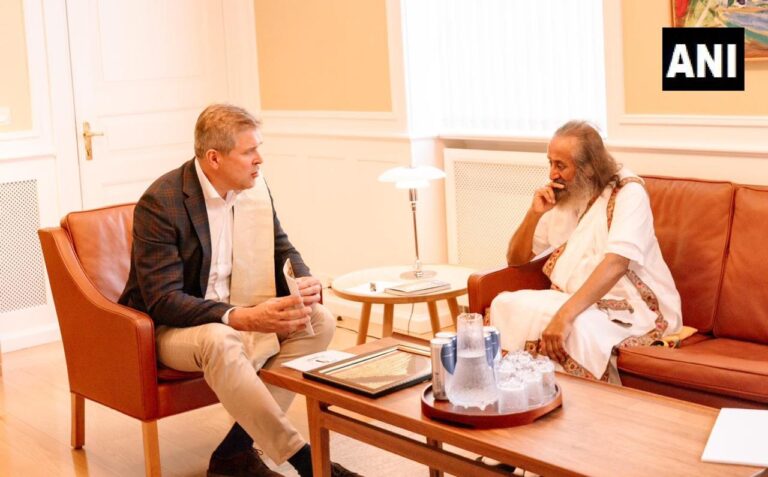 Iceland: Art of Living Guru Sri Sri Ravi Shankar was received by PM Benediktsson