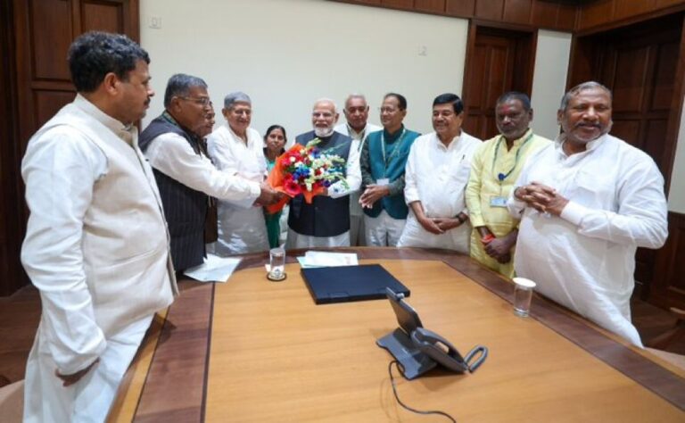 Had a great meeting with JDU MPs- PM Modi