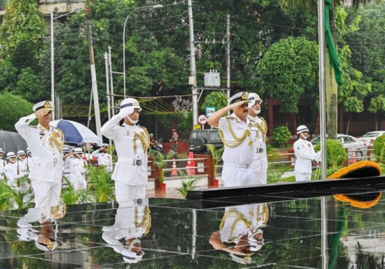 Dhaka: Indian Navy chief Admiral Tripathi paid tribute to bravehearts of Bangladesh Armed Forces