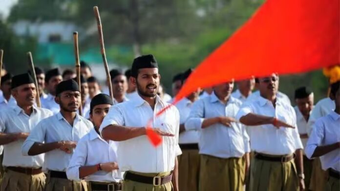 RSS के कार्यक्रमों में अब शामिल हो सकेंगे सरकारी कर्मचारी, मोदी सरकार ने 58 साल पुराना आदेश पलटा