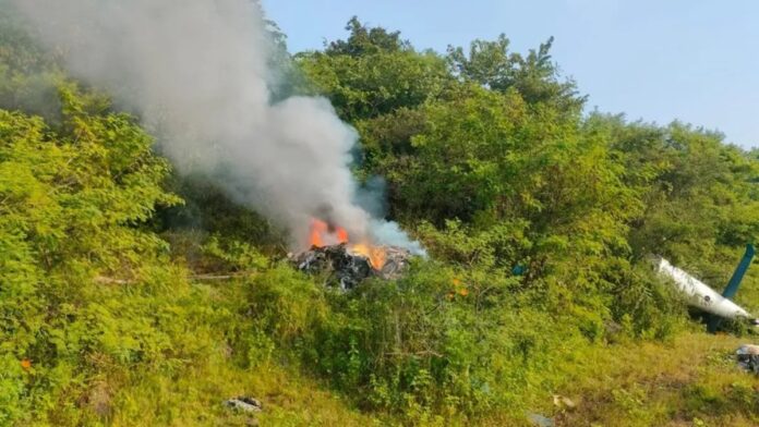 महाराष्ट्र: पुणे में बड़ा हादसा, हेलीकॉप्टर क्रैश में 2 लोगों की मौत की खबर